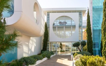 Property slide 19