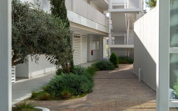 Property slide 20