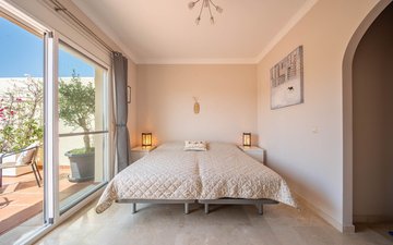 Property slide 10