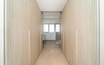 Property slide 32
