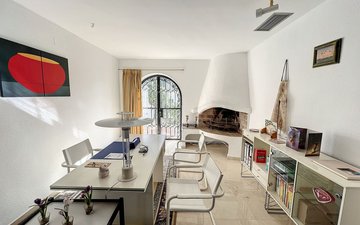 Property slide 10