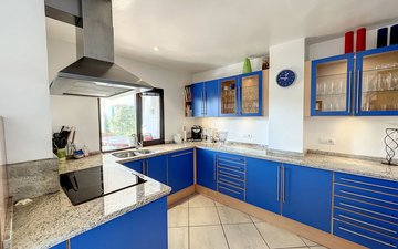 Property slide 17