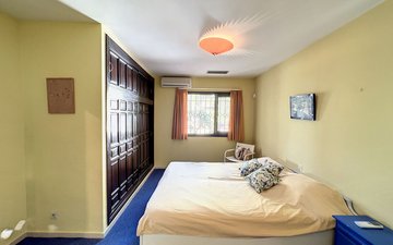 Property slide 22