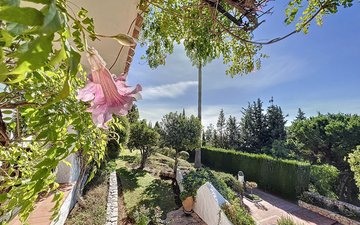 Property slide 39