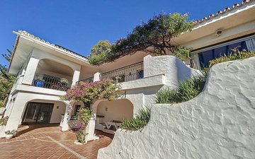 Property slide 44