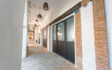 Property slide 20