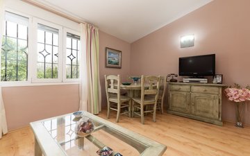 Property slide 19