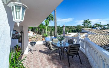 Property slide 44