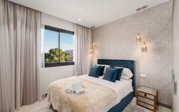 Property slide 32