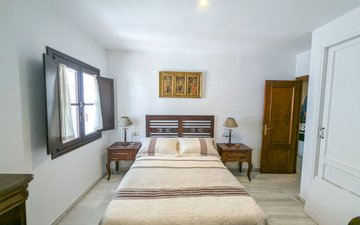 Property slide 20