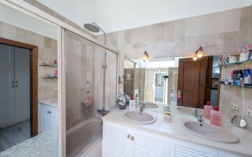 Property slide 31