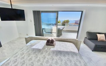 Property slide 16