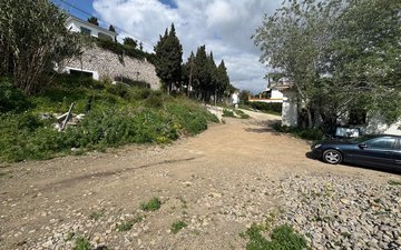 Property slide 16