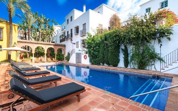 Property slide 25