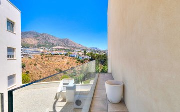 Property slide 22