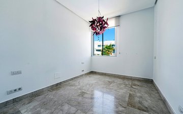 Property slide 18