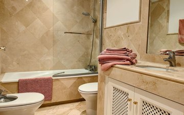 Property slide 17