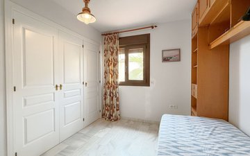 Property slide 32
