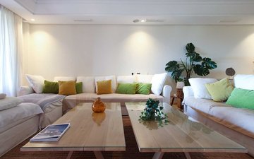 Property slide 10