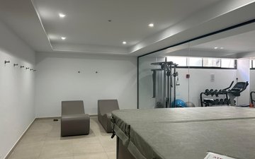 Property slide 44