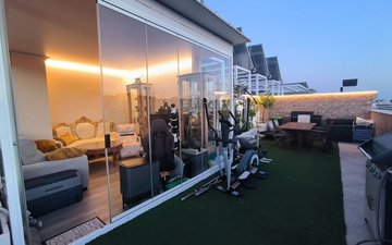 Property slide 76