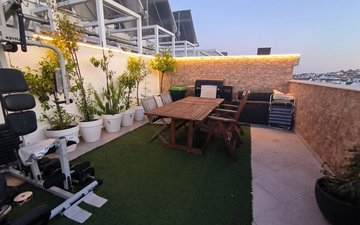 Property slide 77
