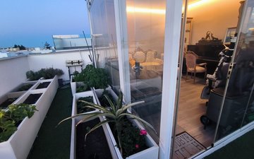 Property slide 79