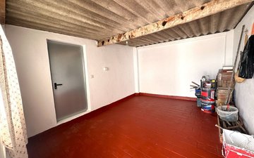 Property slide 14
