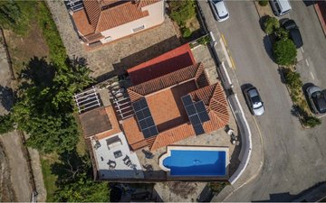 Property slide 32