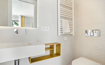 Property slide 32