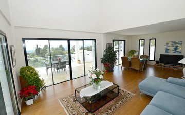 Property slide 16