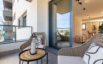 Property slide 32