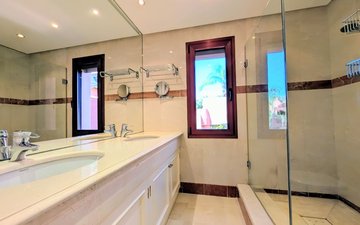 Property slide 39