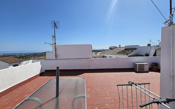 Property slide 32