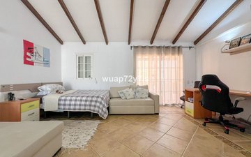 Property slide 22