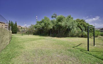 Property slide 32