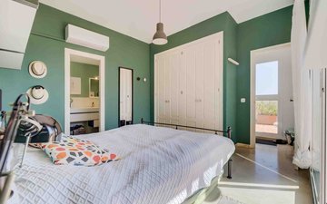 Property slide 18
