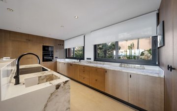 Property slide 19