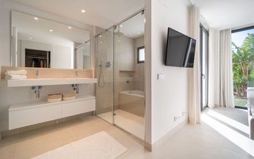 Property slide 17