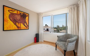 Property slide 32