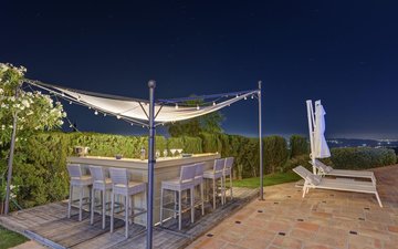 Property slide 32