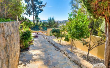 Property slide 29