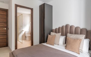 Property slide 32