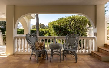 Property slide 72