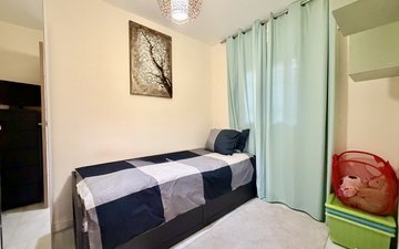 Property slide 14