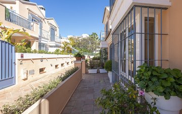 Property slide 44