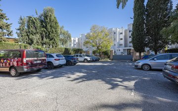 Property slide 48