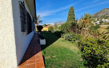 Property slide 46