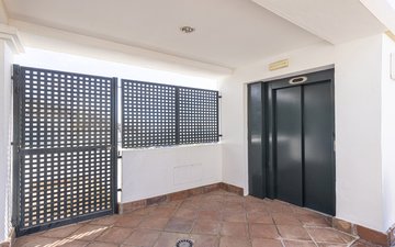Property slide 32