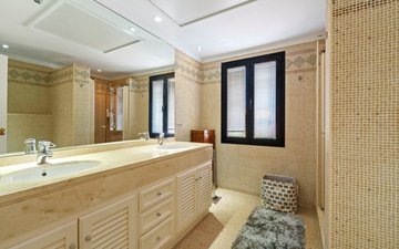 Property slide 40